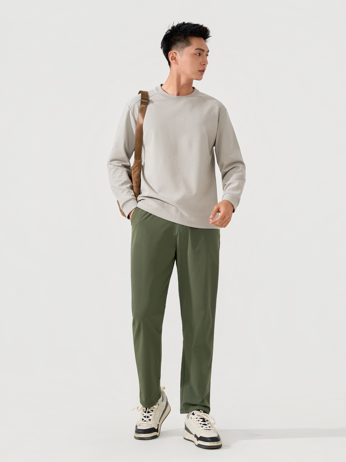 Áo Nỉ Thể Thao Nam NEVO Cơ Bản