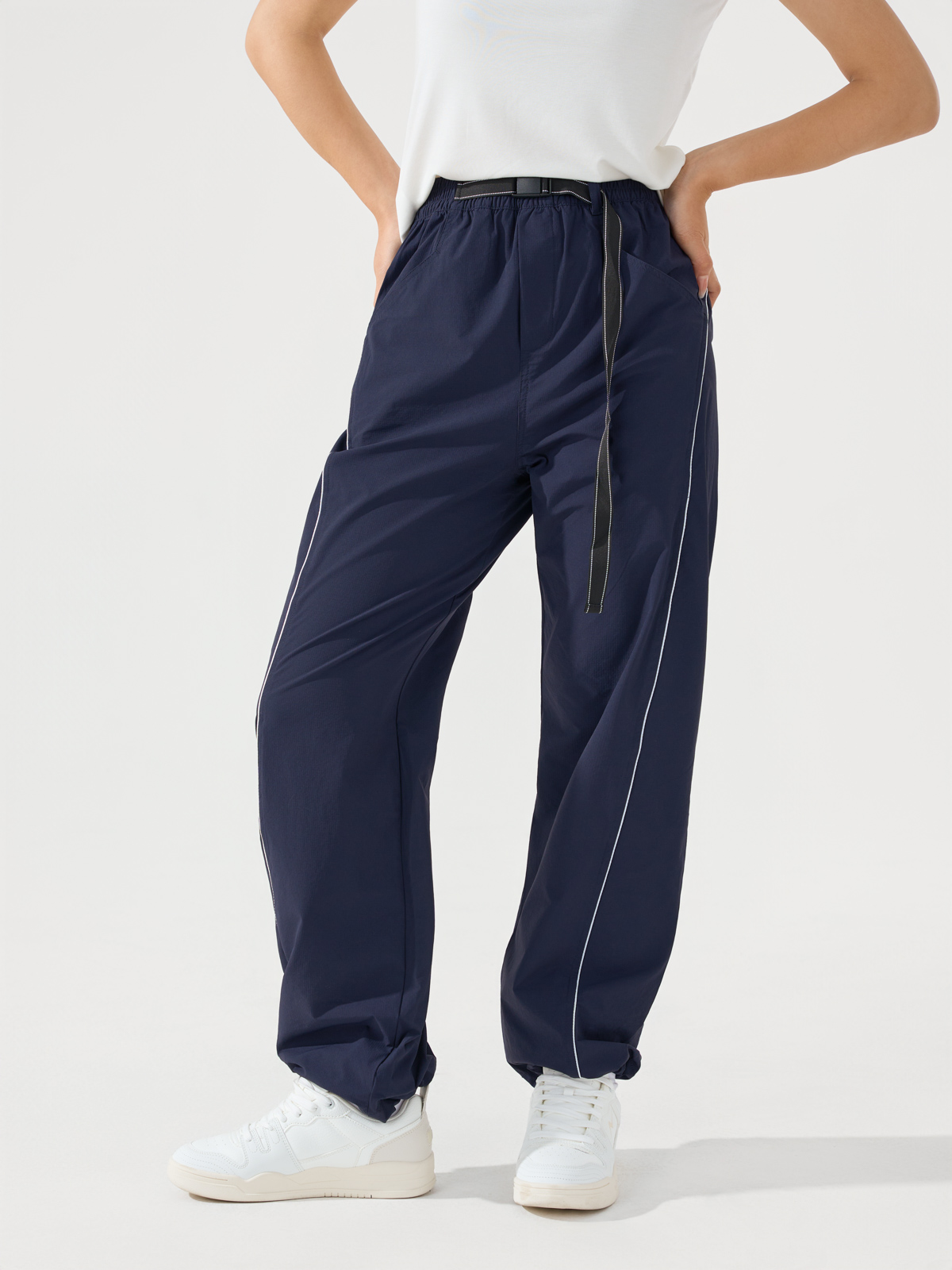 Quần Jogger Thể Thao Nữ Vải Gió Năng Động