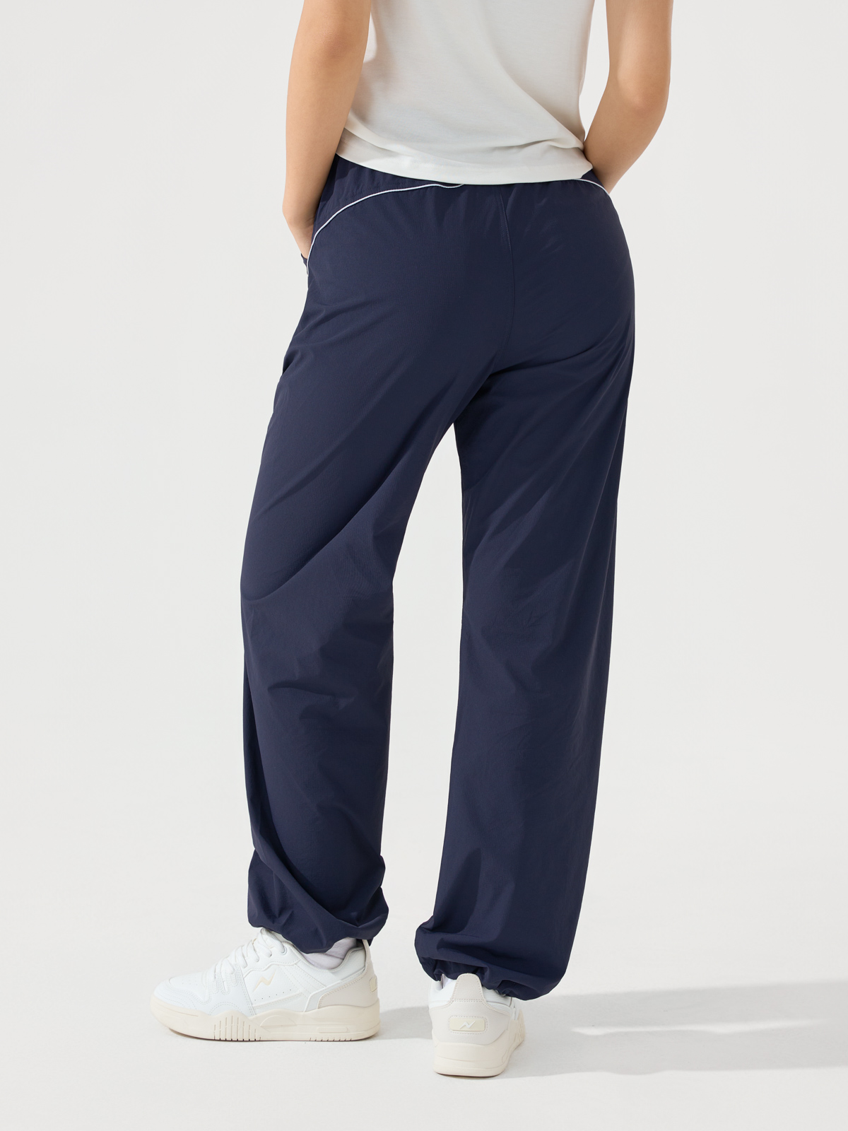 Quần Jogger Thể Thao Nữ Vải Gió Năng Động