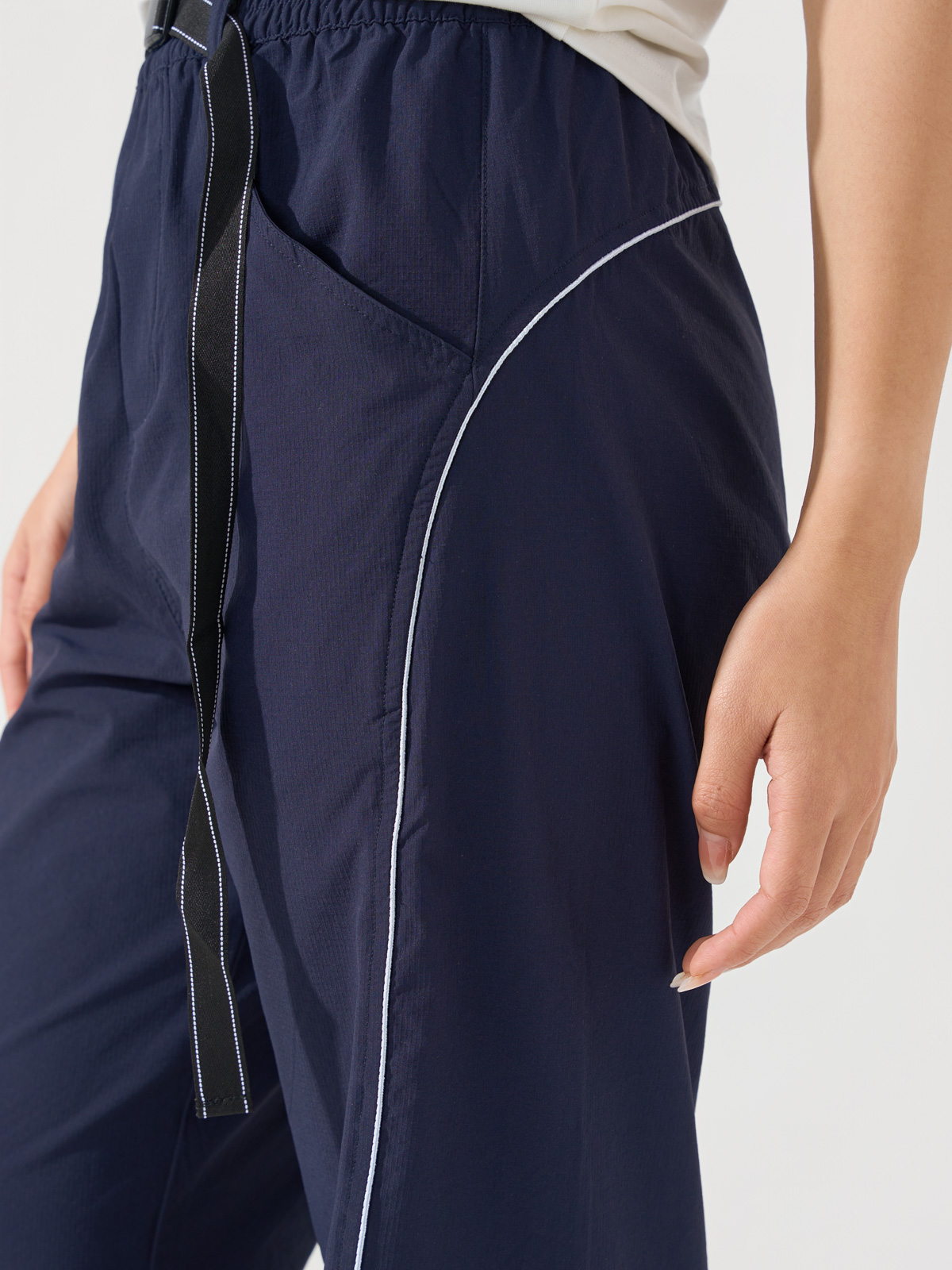 Quần Jogger Thể Thao Nữ Vải Gió Năng Động