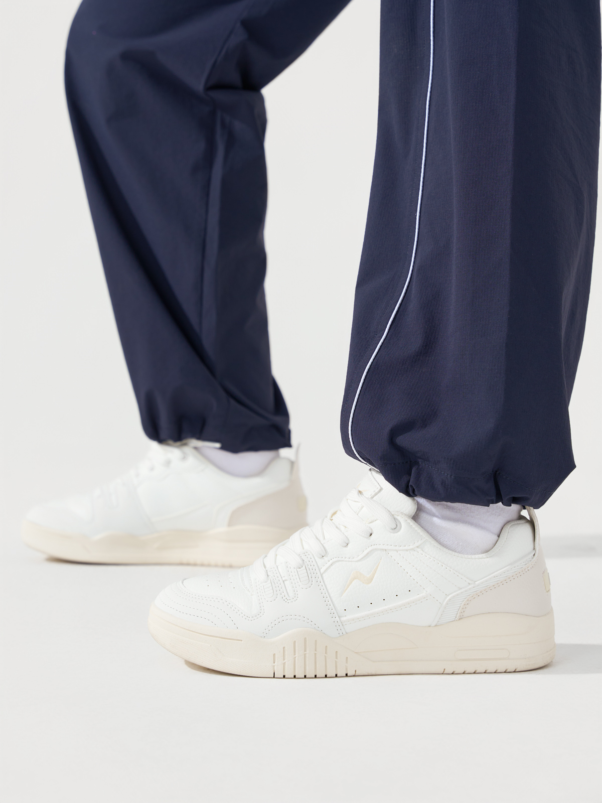 Giày Thể Thao Sneaker Nữ Chống Trượt Women's Safemove Sneakers
