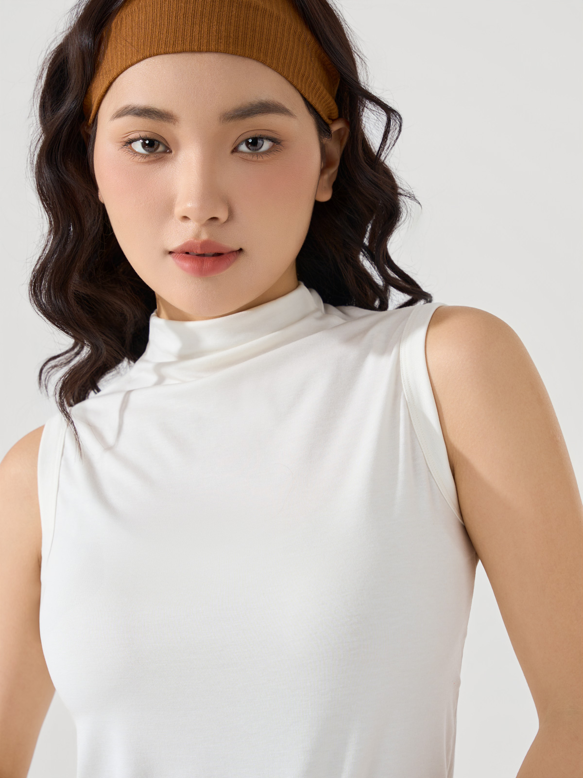 Áo Phông Thể Thao Nữ NEVO Cổ Đổ