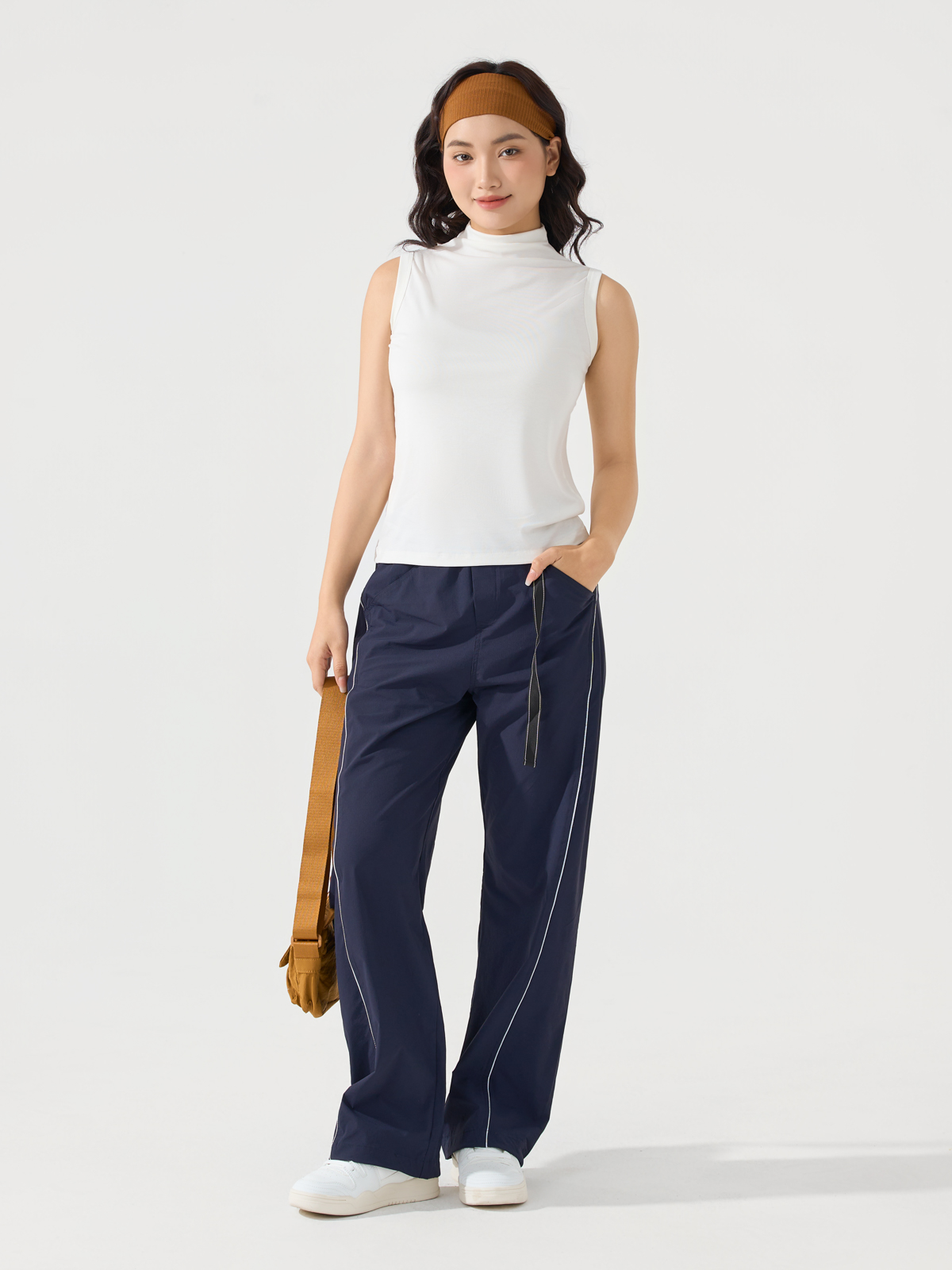 Áo Phông Thể Thao Nữ NEVO Cổ Đổ