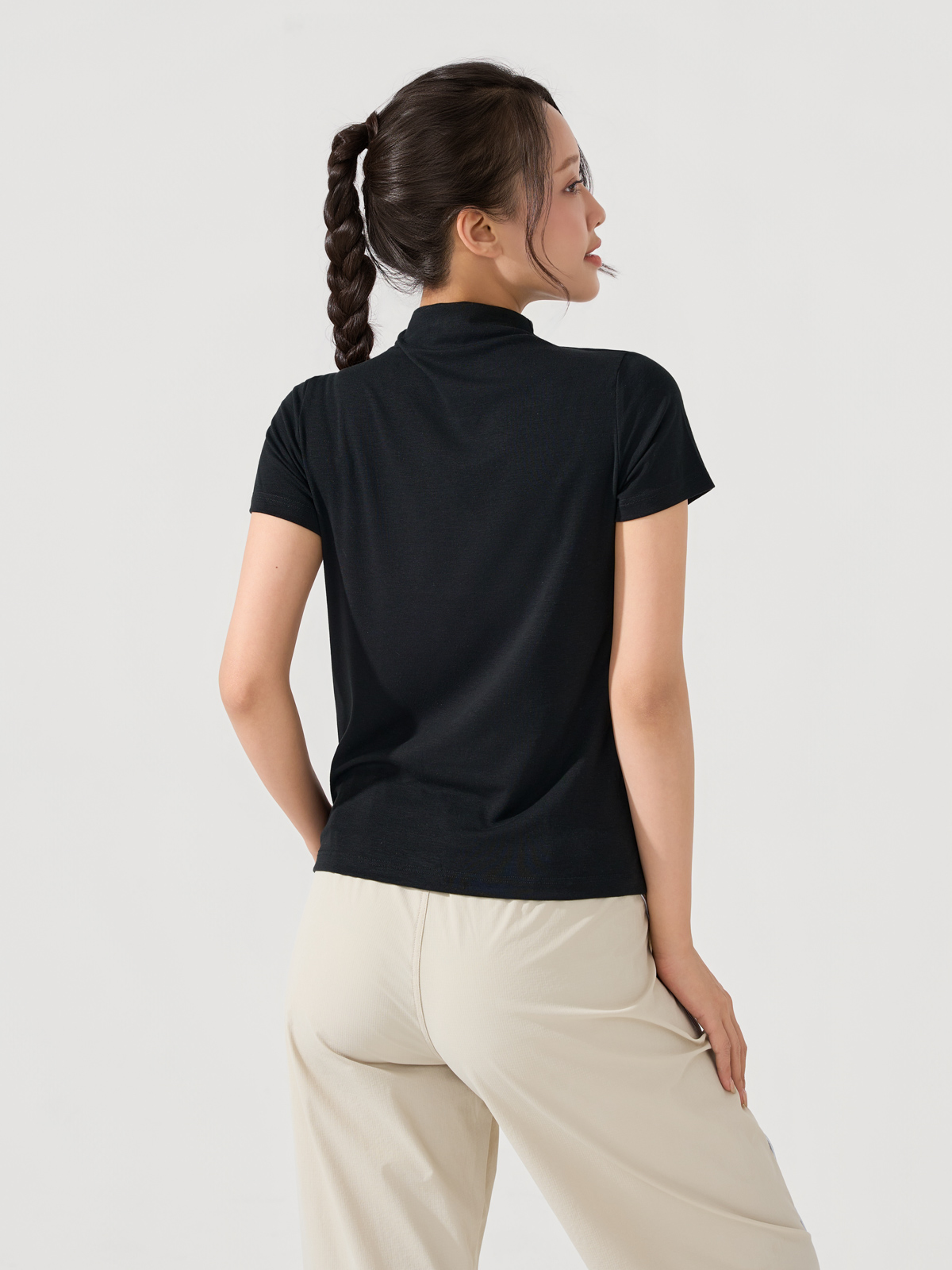 Áo Phông Thể Thao Nữ Cổ Leo