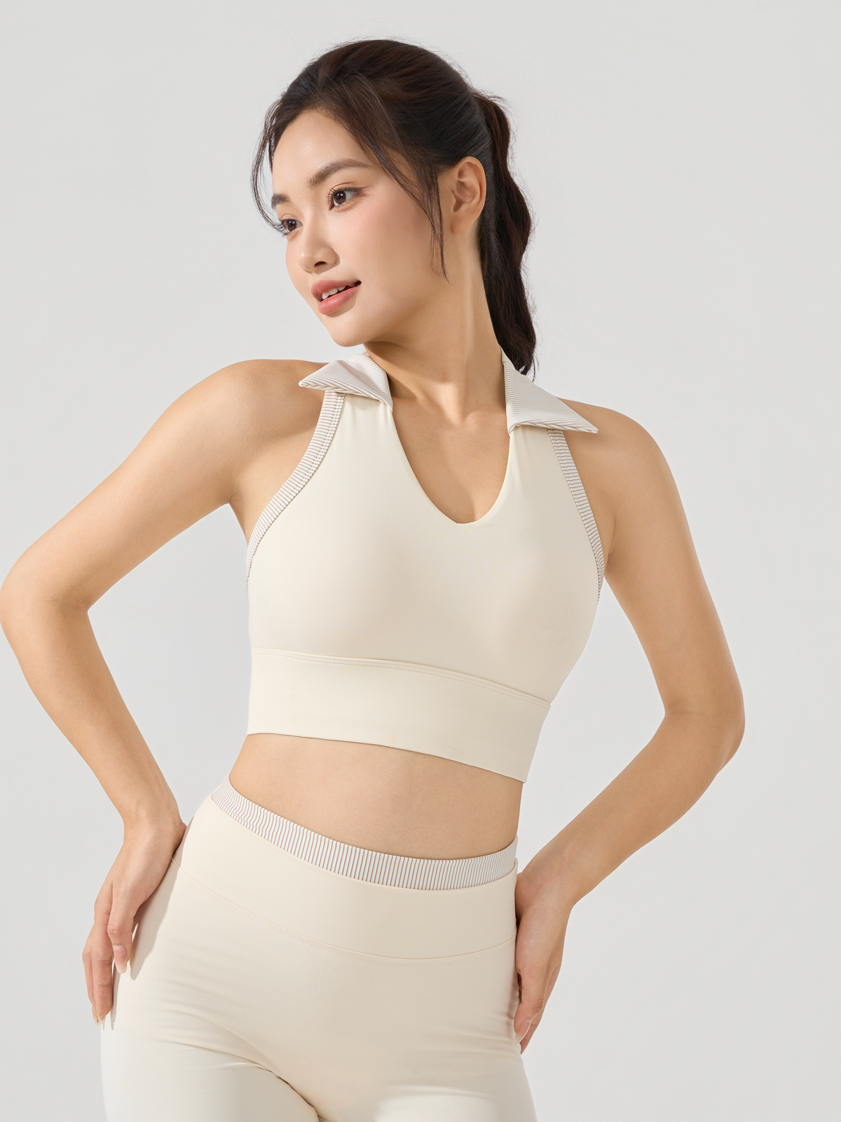 Áo Bra Thể Thao Cổ Vest Thời Trang