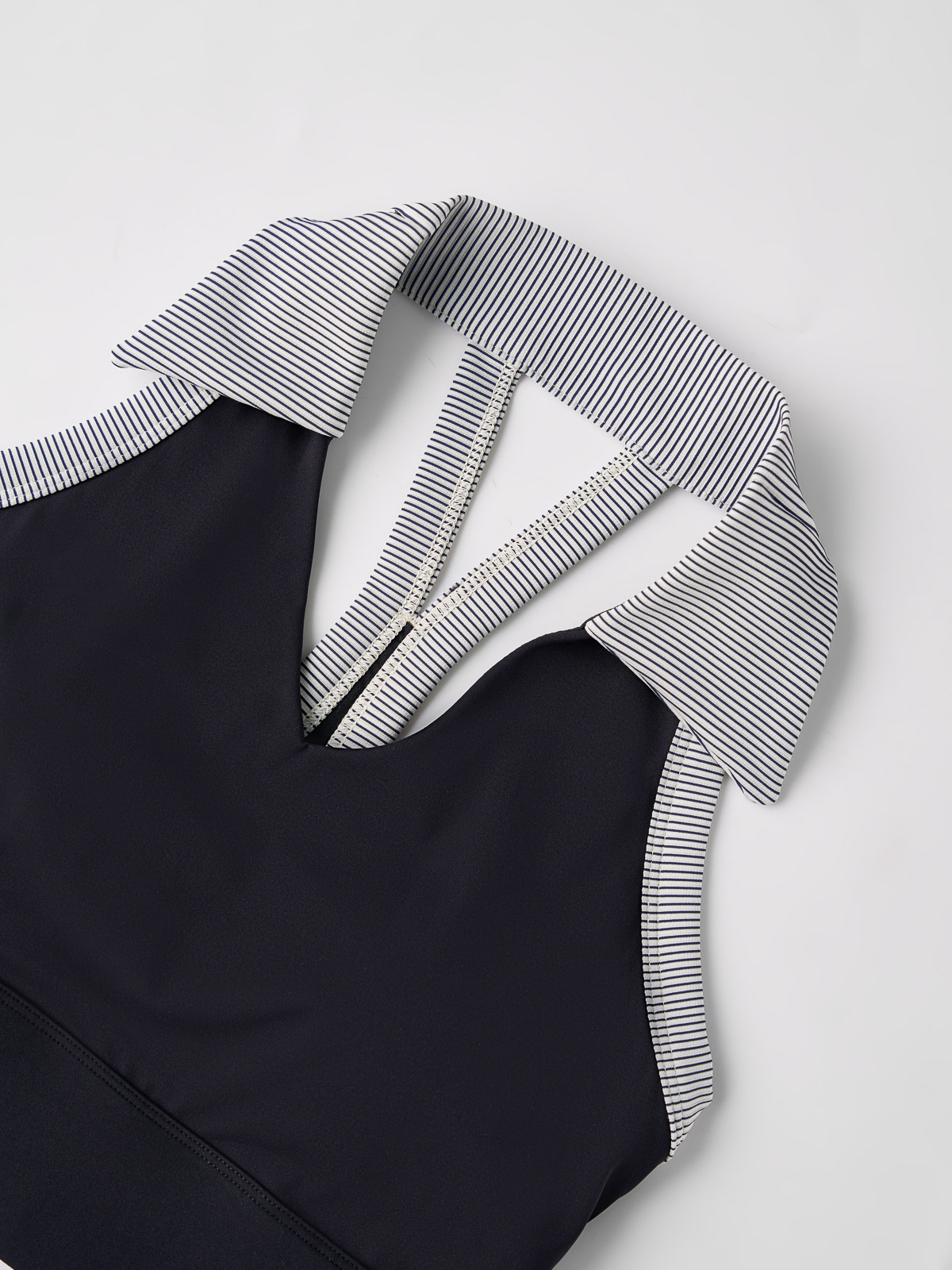 Áo Bra Thể Thao Cổ Vest Thời Trang