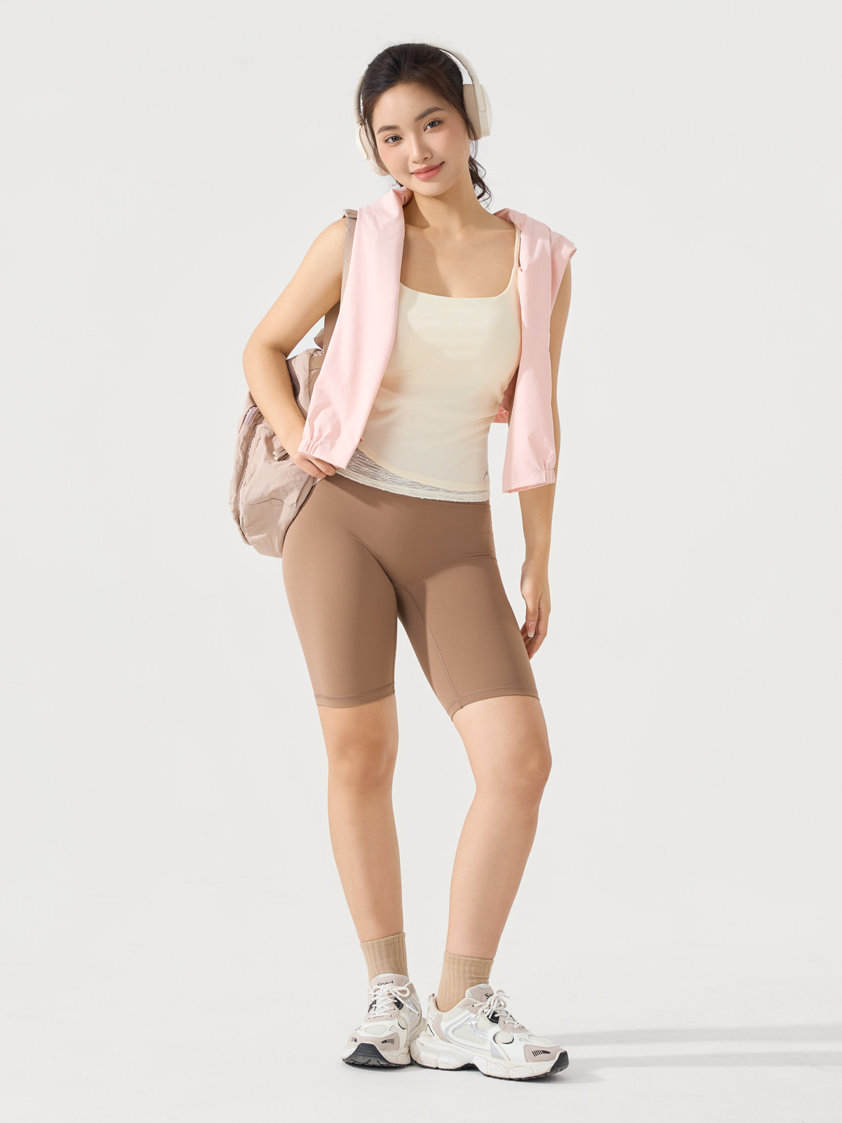 Áo 2 dây thể thao kèm mút nâng đỡ tự nhiên