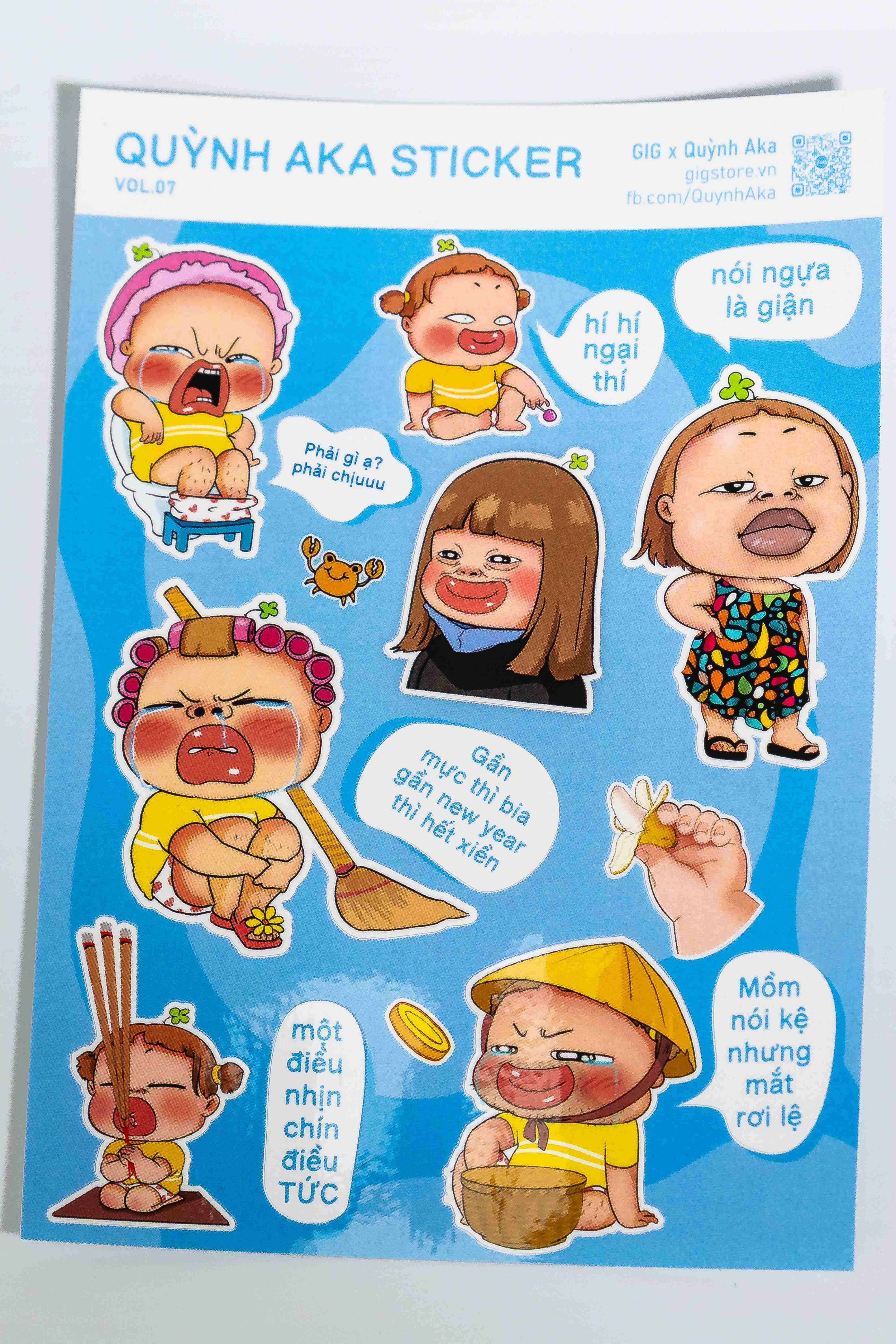Set Sticker In Hình Quỳnh Aka x GIG | Set Random Decal Trang Trí Dán Laptop, Điện Thoại, Mũ, Cốc,...