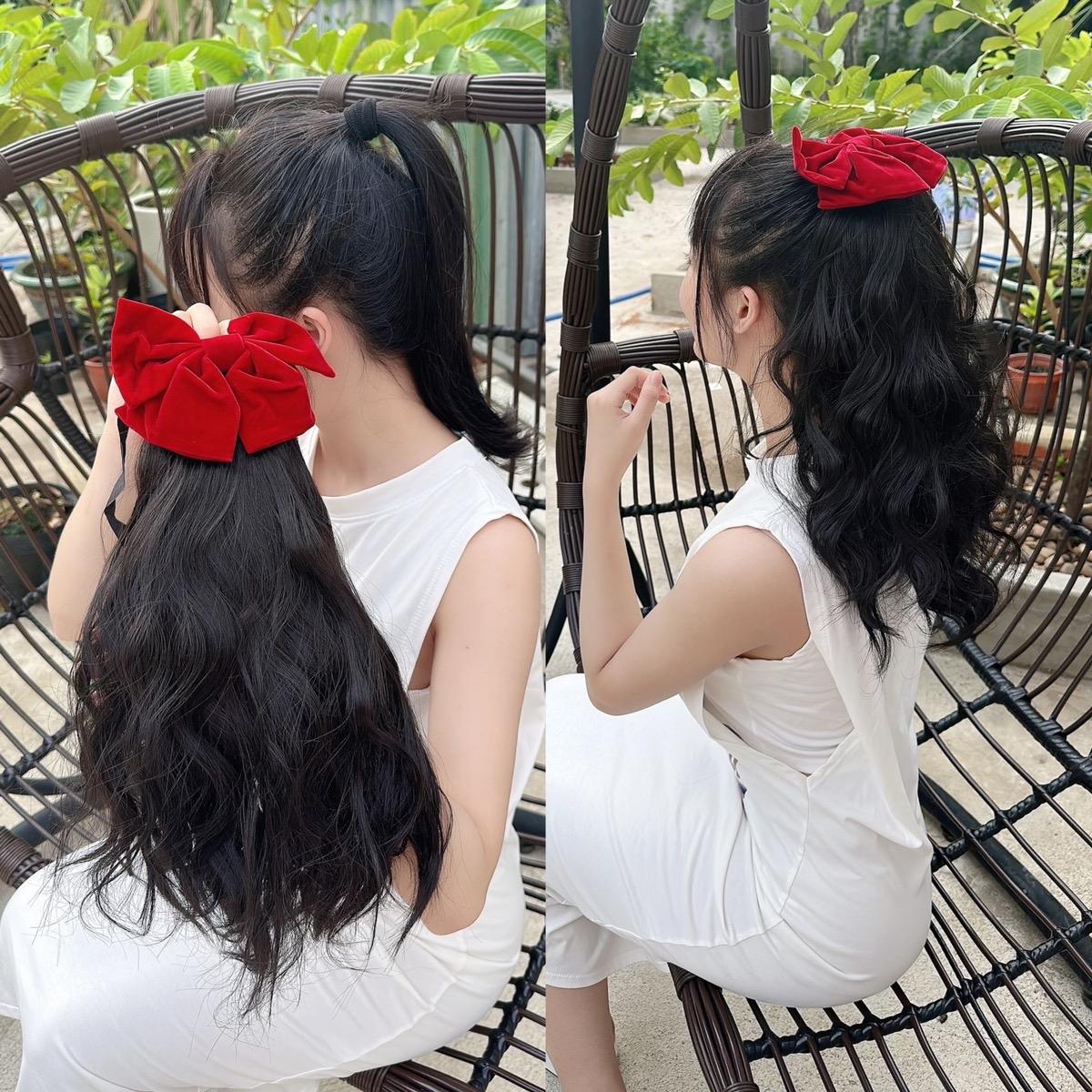 Tóc Giả Nữ Buộc Xù Sóng Kèm Nơ Nhung Đỏ