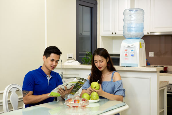 Cây nước nóng lạnh để bàn mini FujiE WD1080E - hình 2