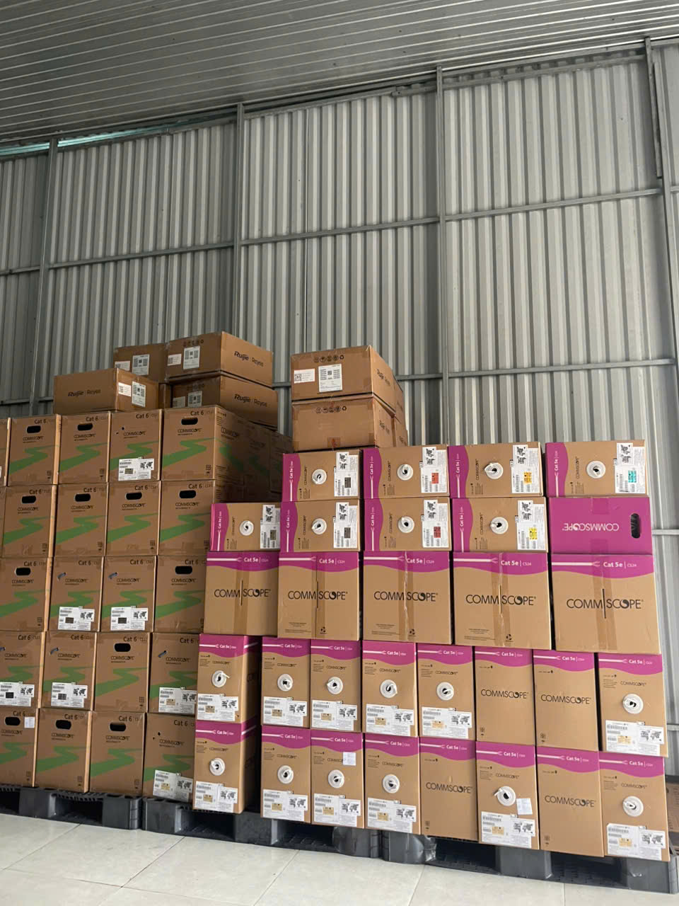 Hình ảnh thực tế cap mạng commscope cat5e cat6