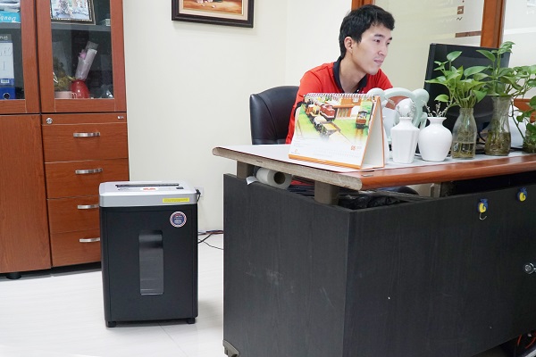 Máy hủy tài liệu Silicon PS-610C