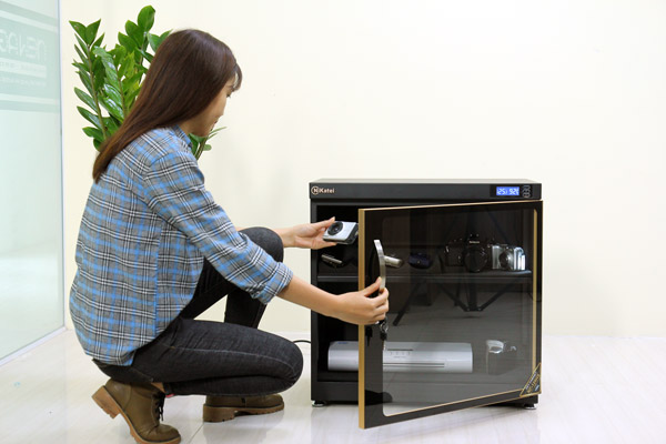 Tủ chống ẩm chuyên dụng Nikatei NC-120HS, viền nhôm mạ vàng (120 lít) - hình 3