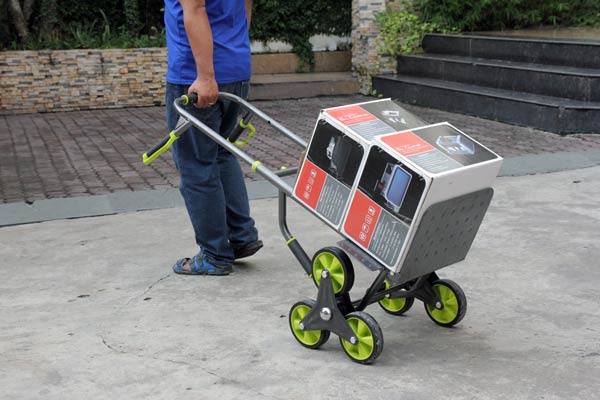 Sử dụng xe để vận chuyển hàng hóa ở tất cả địa hình bằng phẳng đến phức tạp