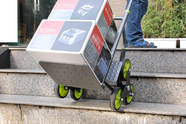 Tải trọng của xe khi leo cầu thang 120kg