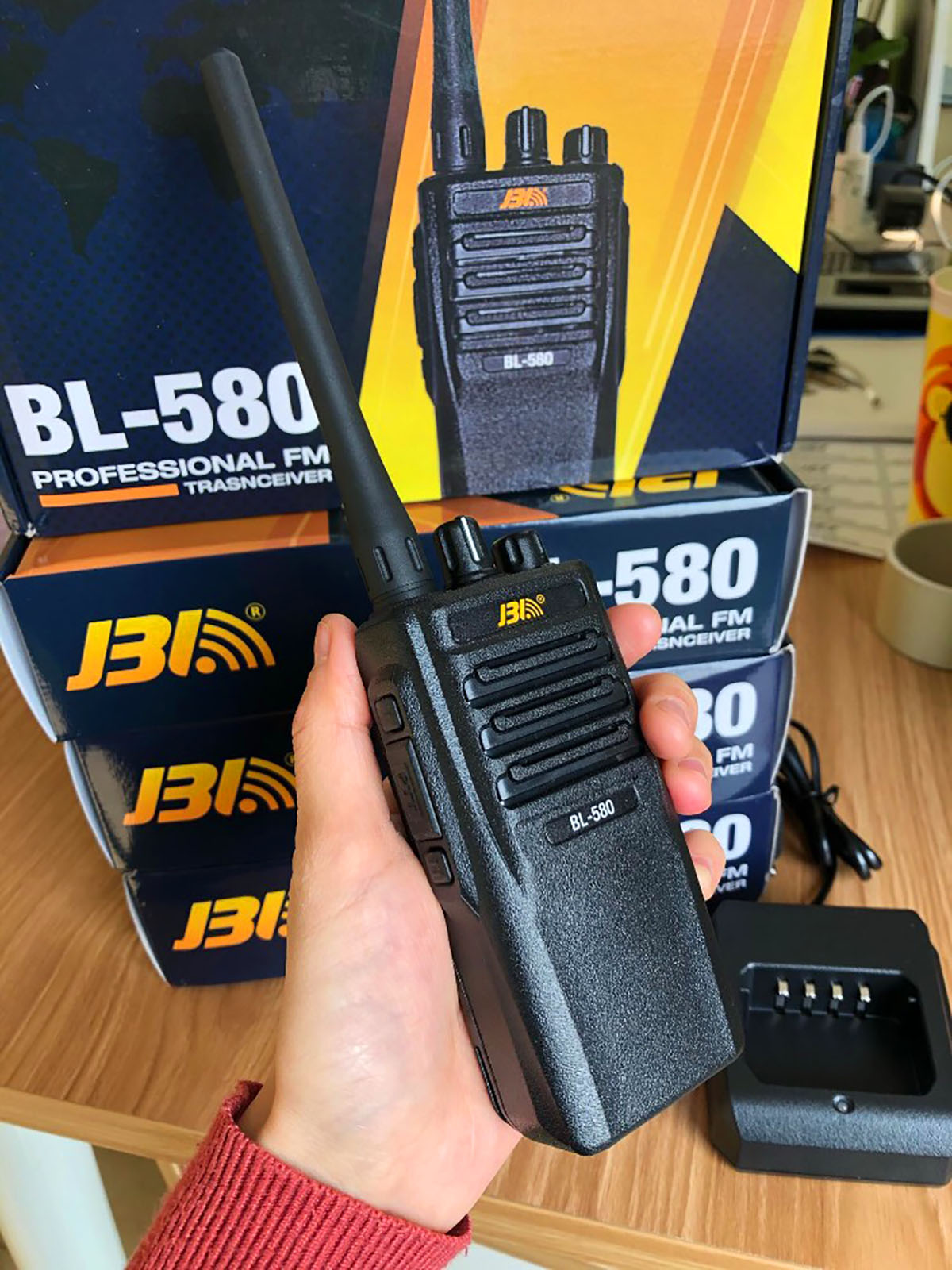 Bộ Đàm Cầm Tay JBL BL-385 – Pin Khủng 6800mAh, Sạc Type-C, Sao Chép Tần Số Không Dây