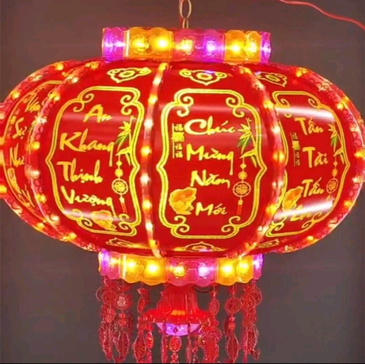 Đèn lồng đỏ trang trí Xoay 360 Độ Có Đèn Phát Sáng