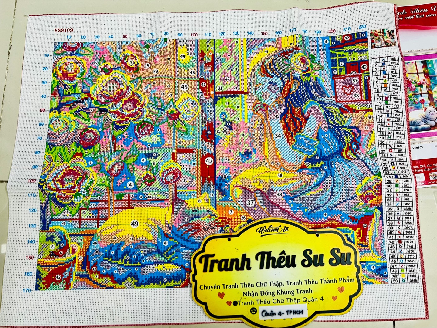 Tranh thêu kín bé gái và mèo con VS9109, Kích thước 50 x 65 cm