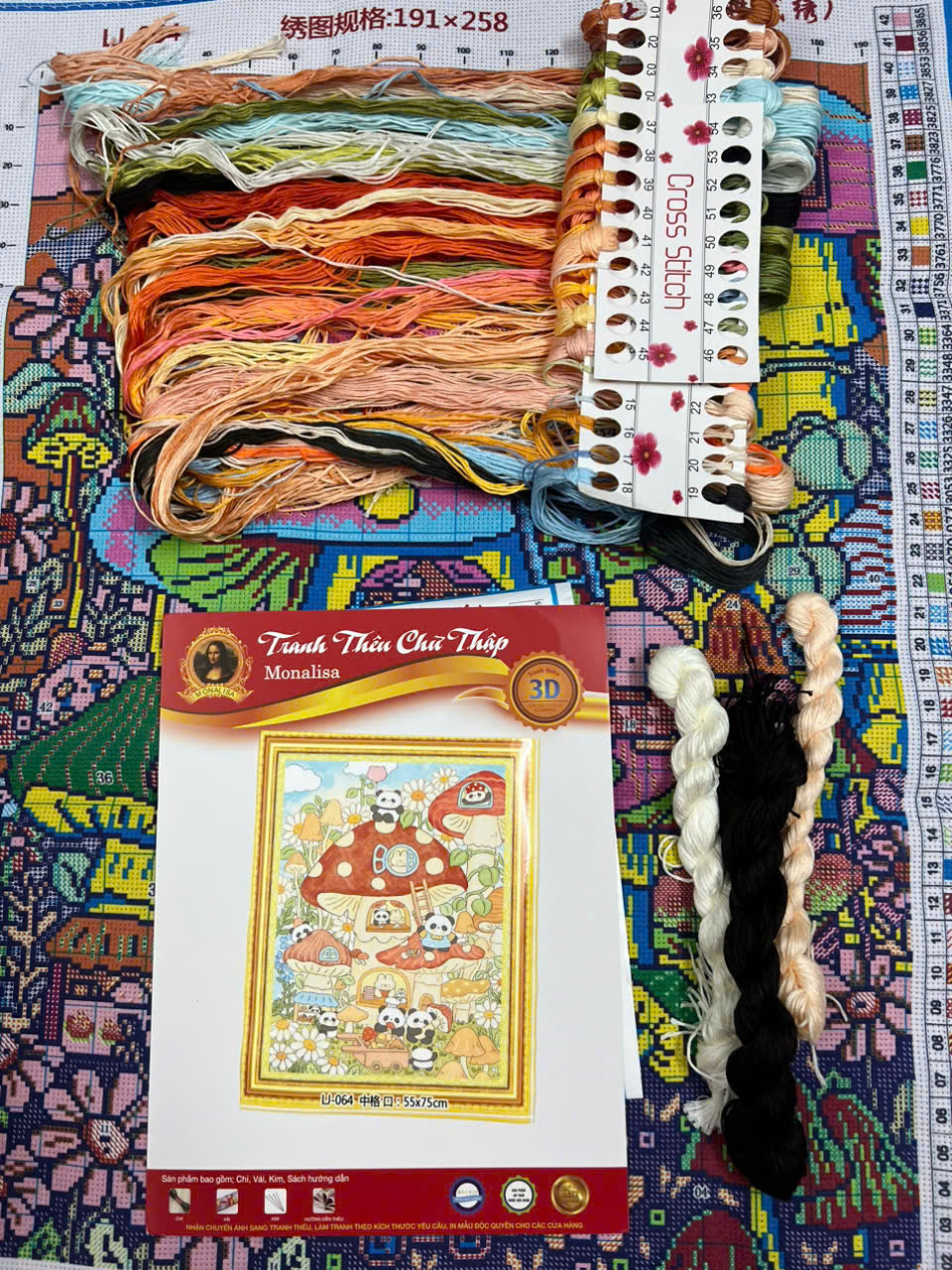 Tranh thêu kín Gấu trúc dễ thương LJ064, kích thước 55x75 cm, 11ct thêu kín 3 sợi