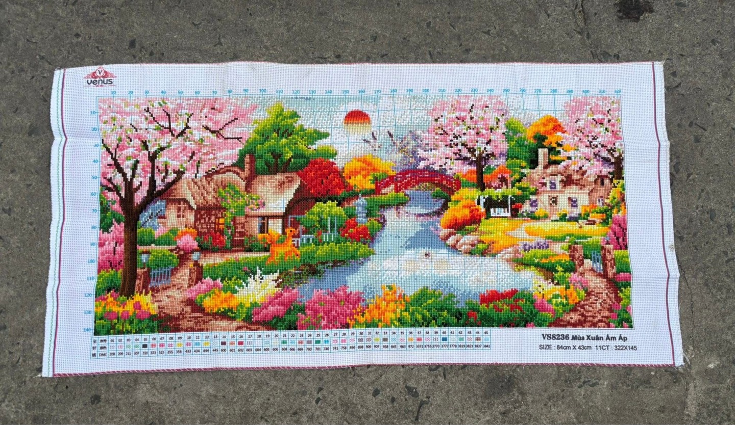 TRANH ĐÃ THÊU THÀNH PHẨM, PHONG CẢNH NGÔI NHÀ HẠNH PHÚC, KÍCH THƯỚC 84 x 43 cm