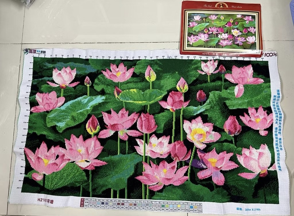 Tranh đã thêu Hoa sen, đã thêu thành phẩm, kt 100x 60 cm