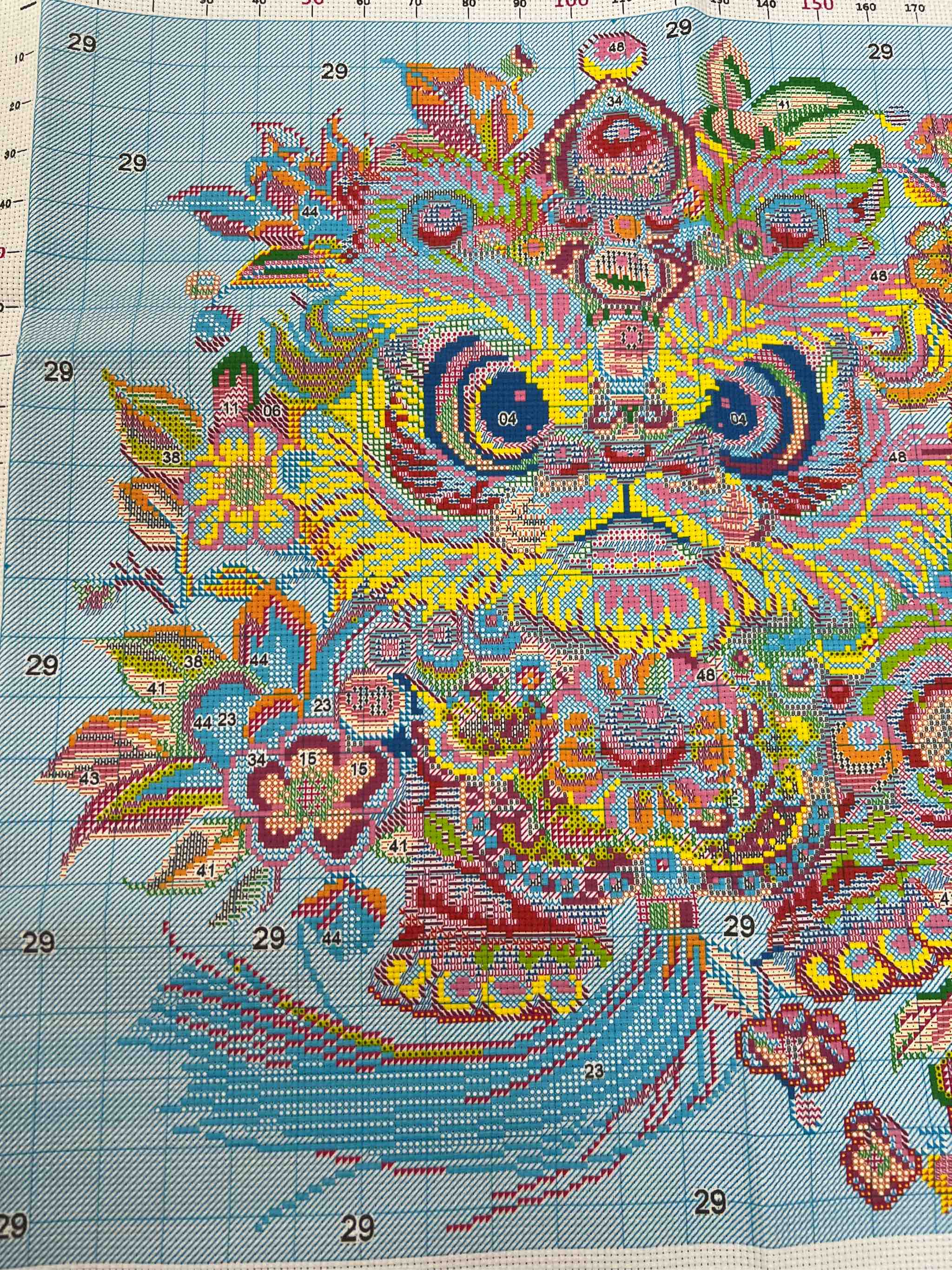 Tranh thêu kín con lân VS8382, kích thước 60x60 cm