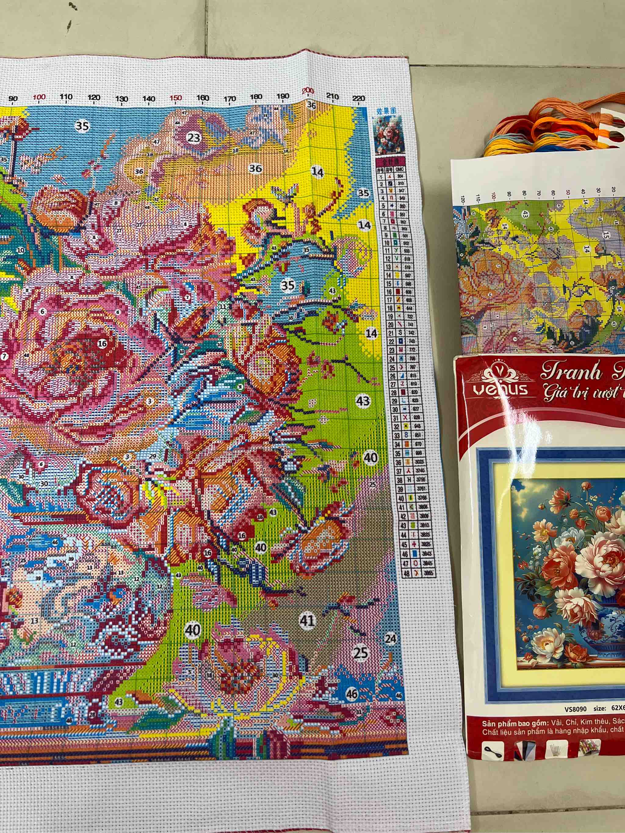 Tranh bình hoa mẫu đơn rực rỡ VS8090, kích thước 60x60 cm