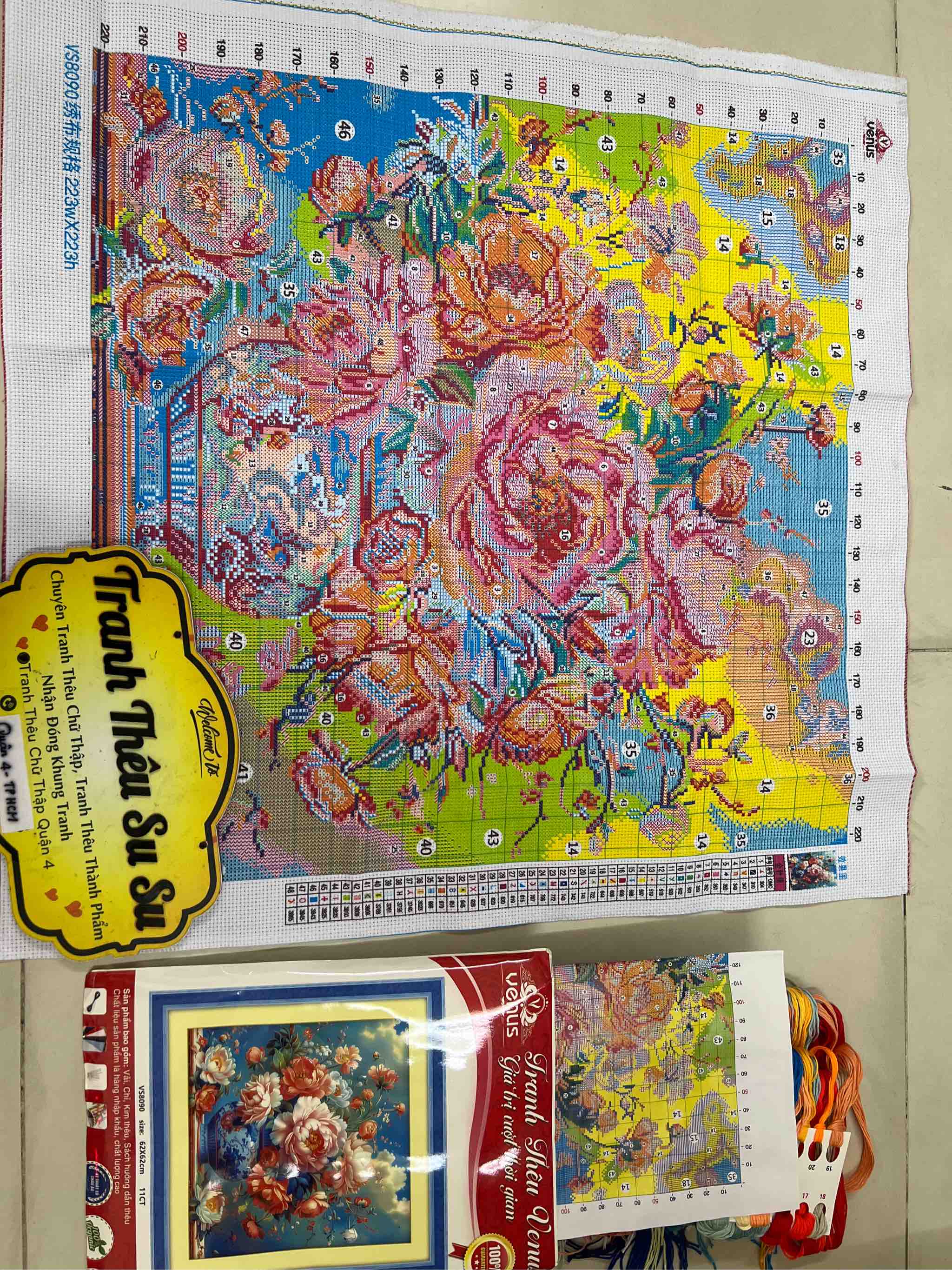 Tranh bình hoa mẫu đơn rực rỡ VS8090, kích thước 60x60 cm