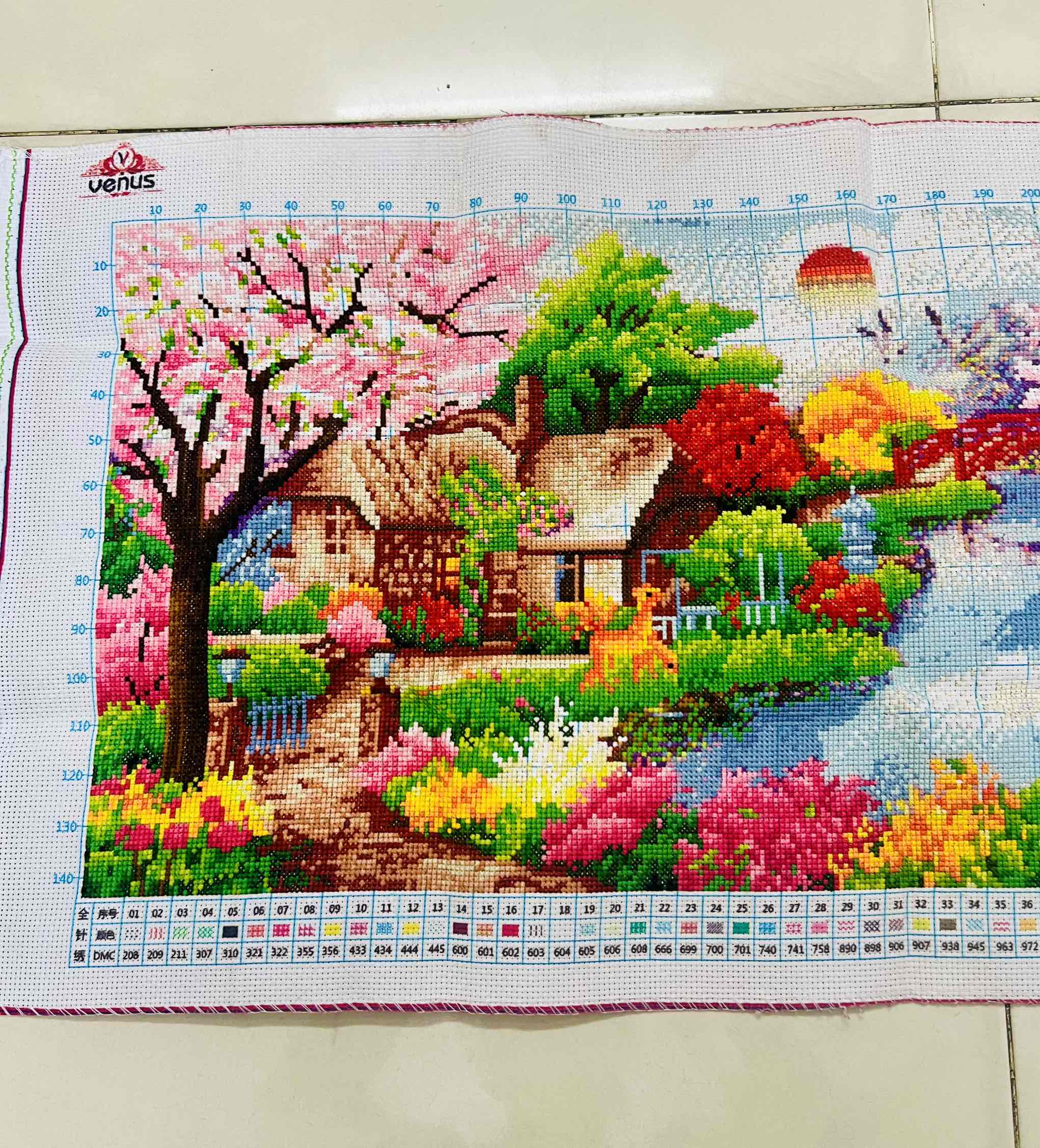 TRANH ĐÃ THÊU THÀNH PHẨM, PHONG CẢNH NGÔI NHÀ HẠNH PHÚC, KÍCH THƯỚC 84 x 43 cm