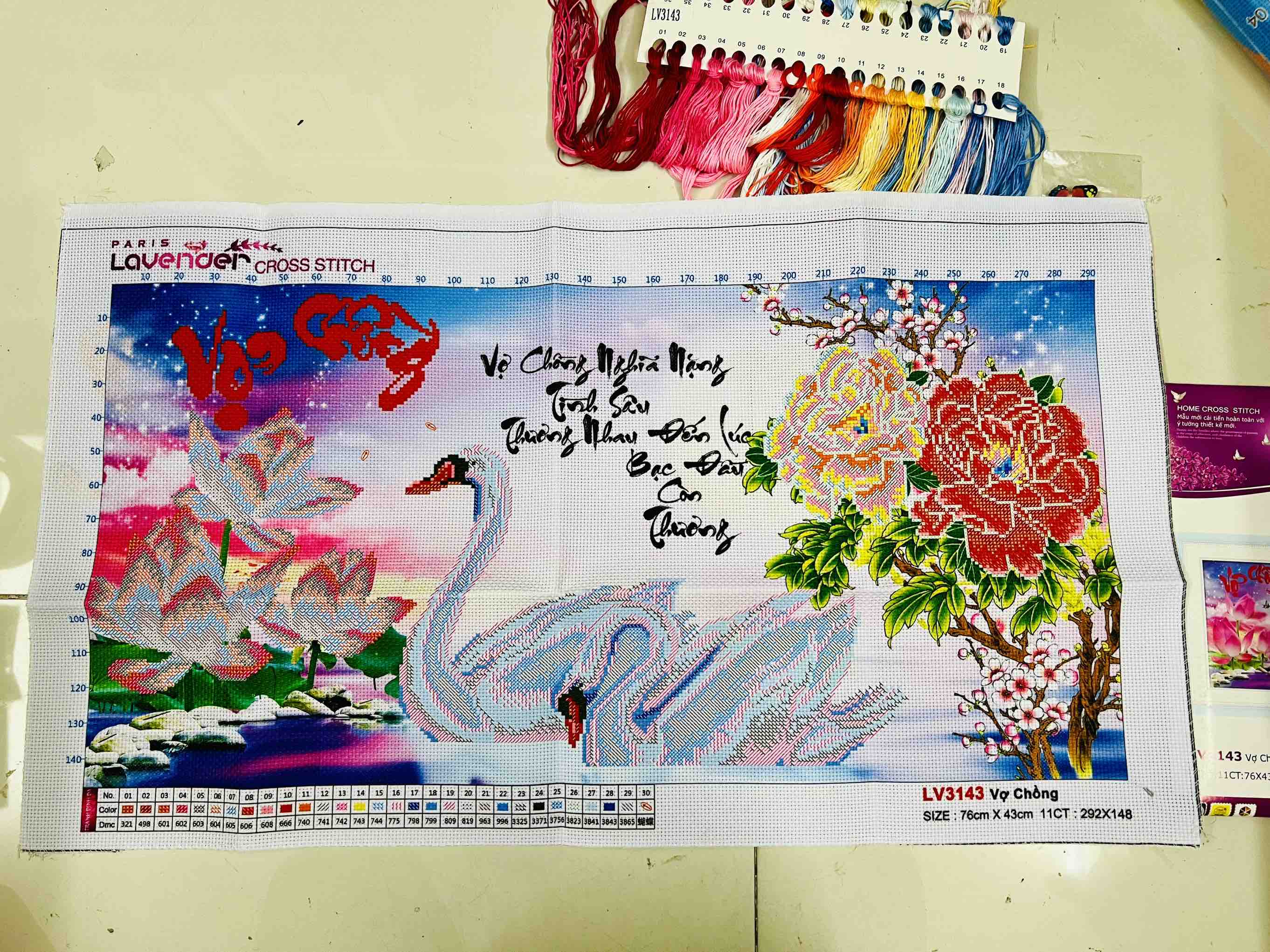 Tranh thêu chữ thập đồng hồ vợ chồng LV3143, kích thước 76  x 43 cm