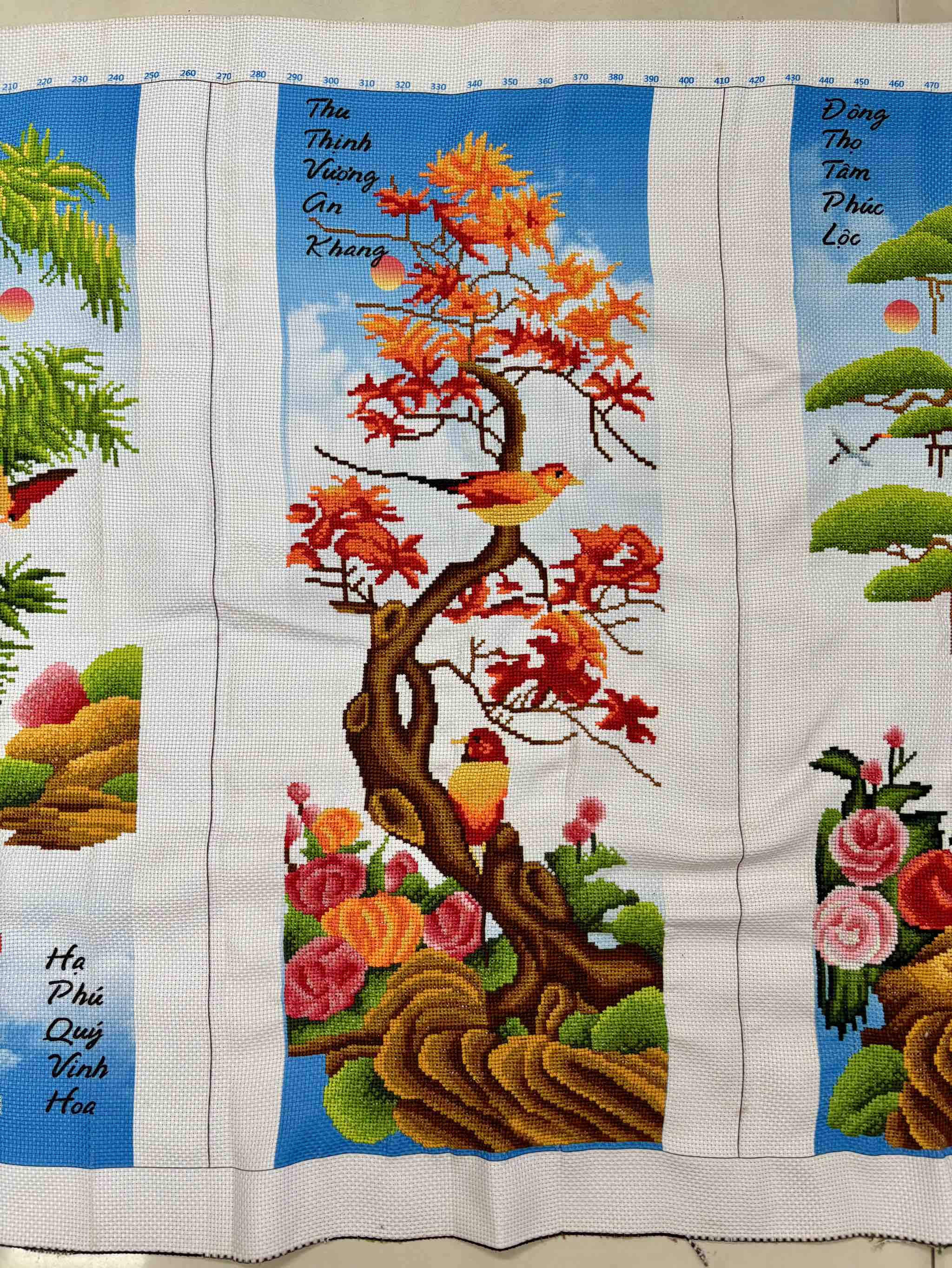 Tranh thành phẩm (đã thêu) Tứ quý, kích thước 134 x 78 cm