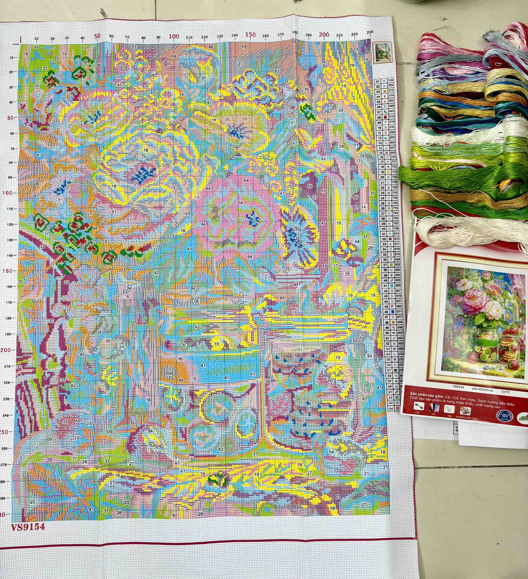 Tranh thêu kín con công hoa mẫu đơn VS9154, kích thước 63 x 81 cm