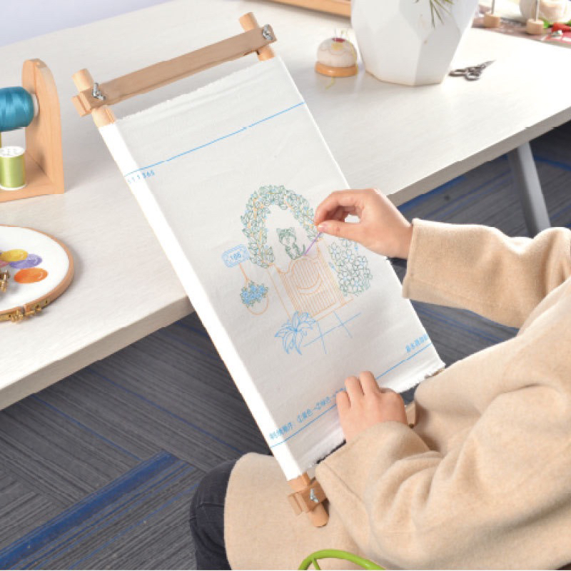 Khung gỗ thêu tranh chữ thập