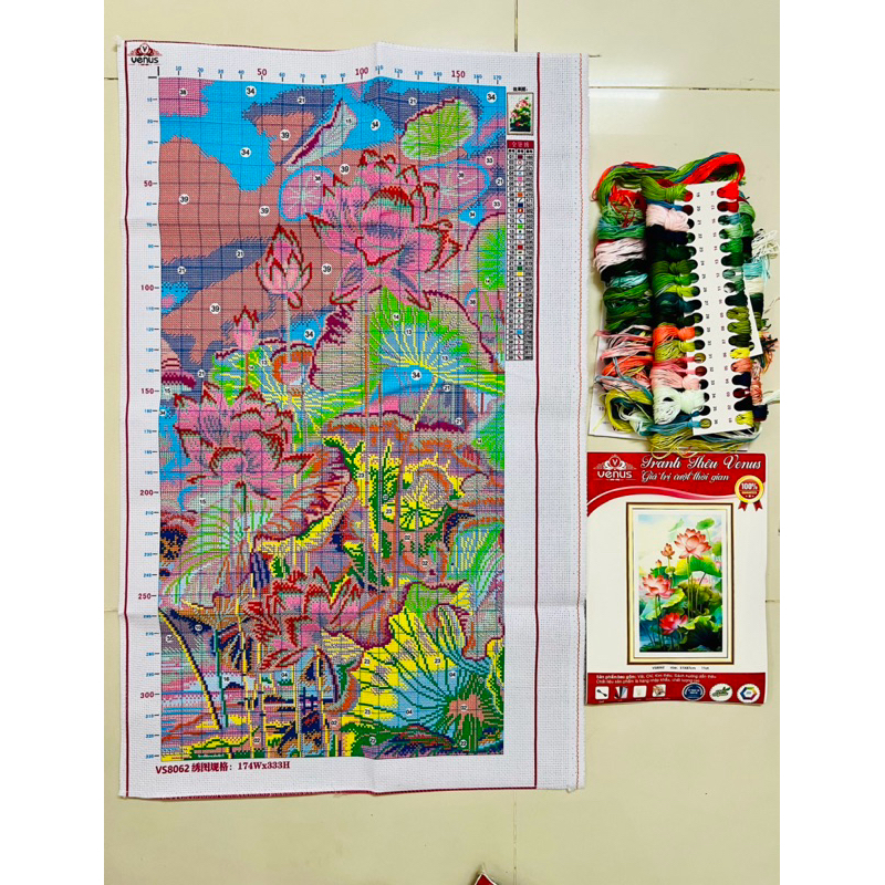 Tranh thêu kín Hoa sen tinh khiết VS8062, kích thước 50 x 85 cm
