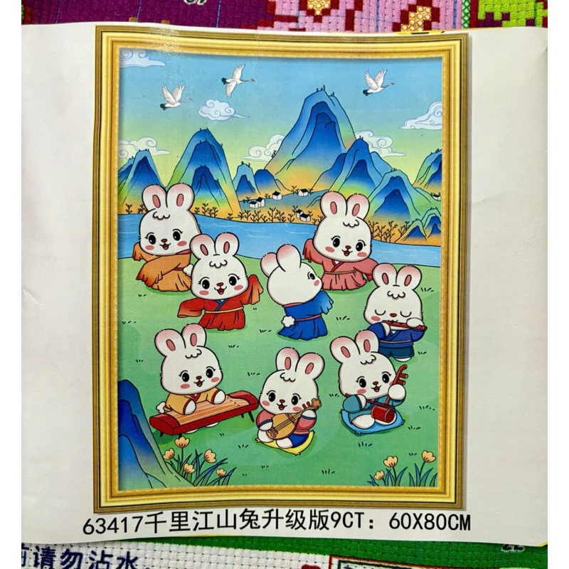 [Thêu 4 sợi] Tranh thêu kín Thỏ vui ca, kích thước 60 x 80 cm