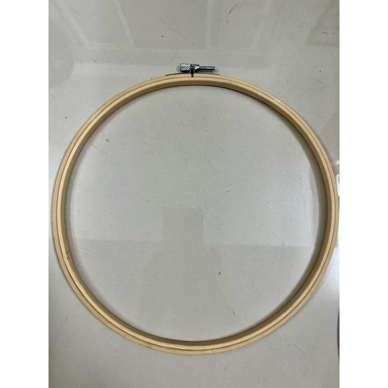 Khung tròn và khung vuông thêu tranh chữ thập