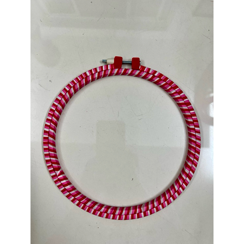 Khung tròn và khung vuông thêu tranh chữ thập