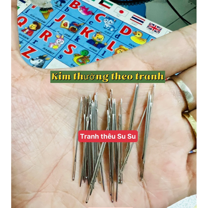 Kim thêu tranh chữ thập, kim này thường được tặng trong tranh, dễ cầm nắm, dễ thêu