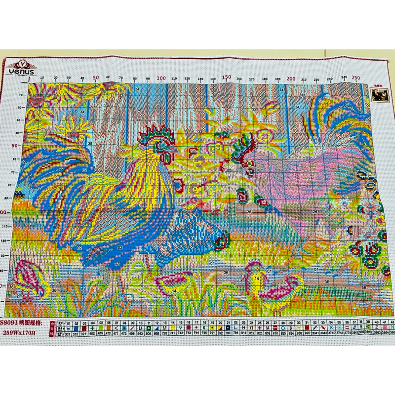 Tranh thêu kín Gia đình Gà VS8091, kích thước 50 x 75 cm