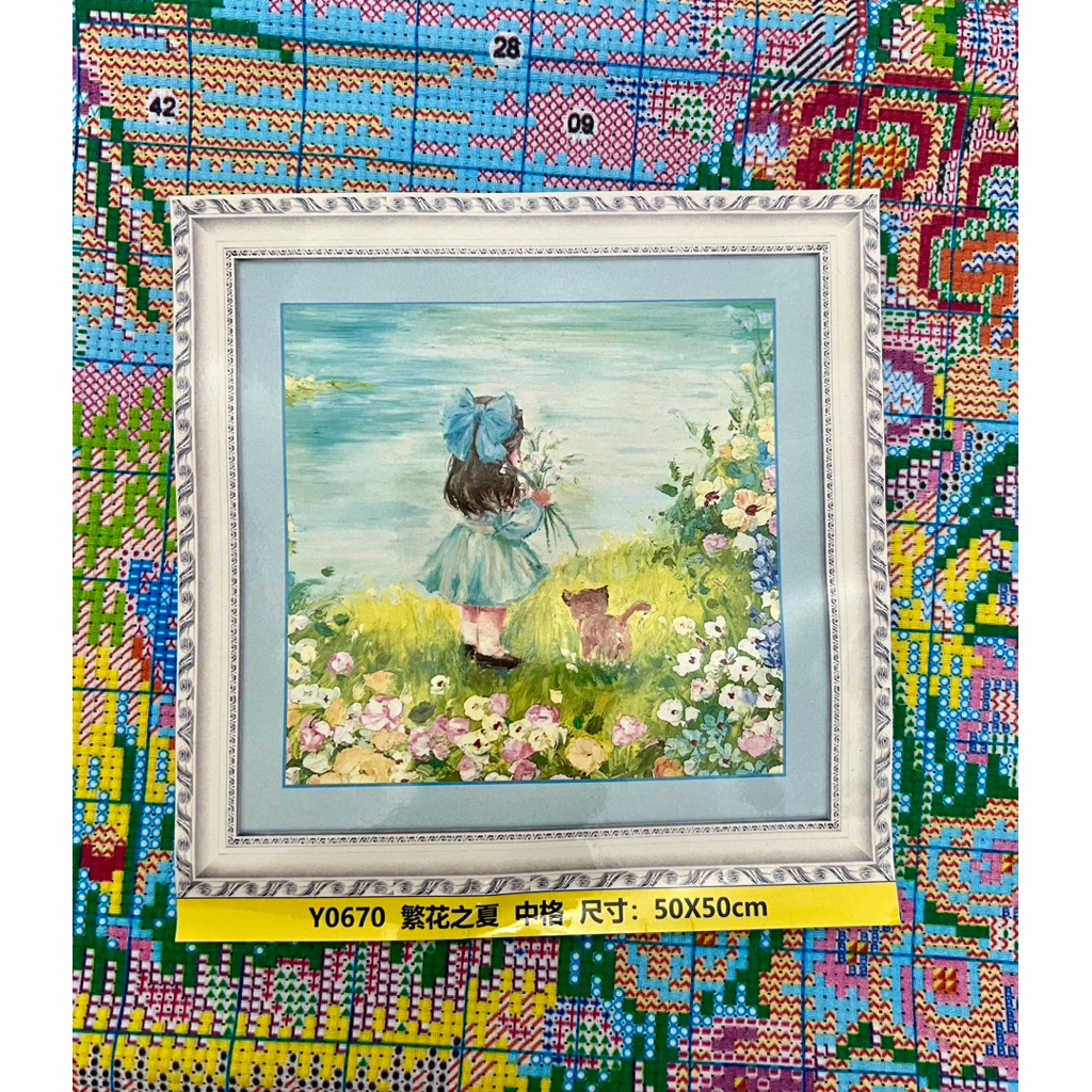 Tranh thêu kín bé gái, thêu kín 3 sợi (11CT), kích thước mỗi bức 40 x 40 cm