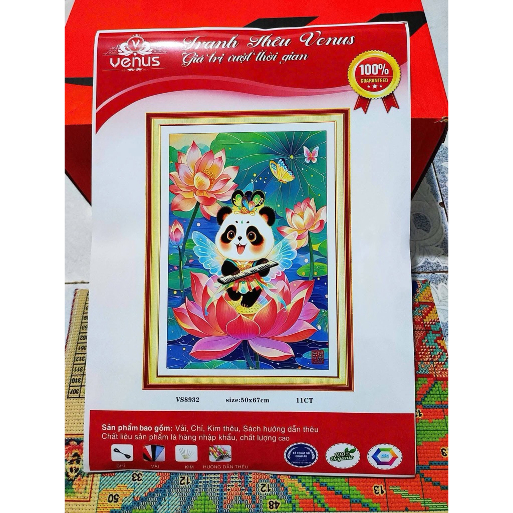 Tranh thêu kín Gấu trúc 12 tháng, kích thước mỗi bức 50 x 67 cm, tranh này vải nâu