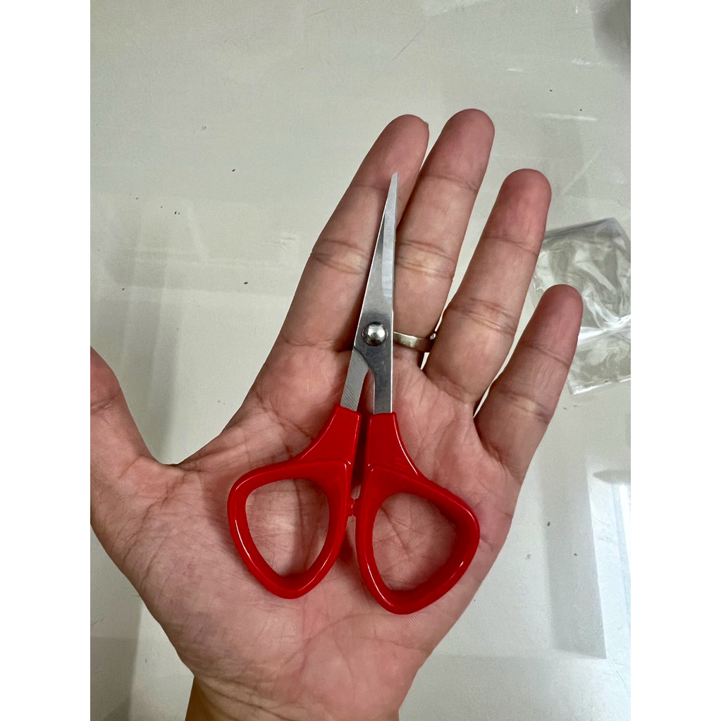 Kéo mũi cong cắt chỉ chuyên dùng cho tranh thêu chữ thập