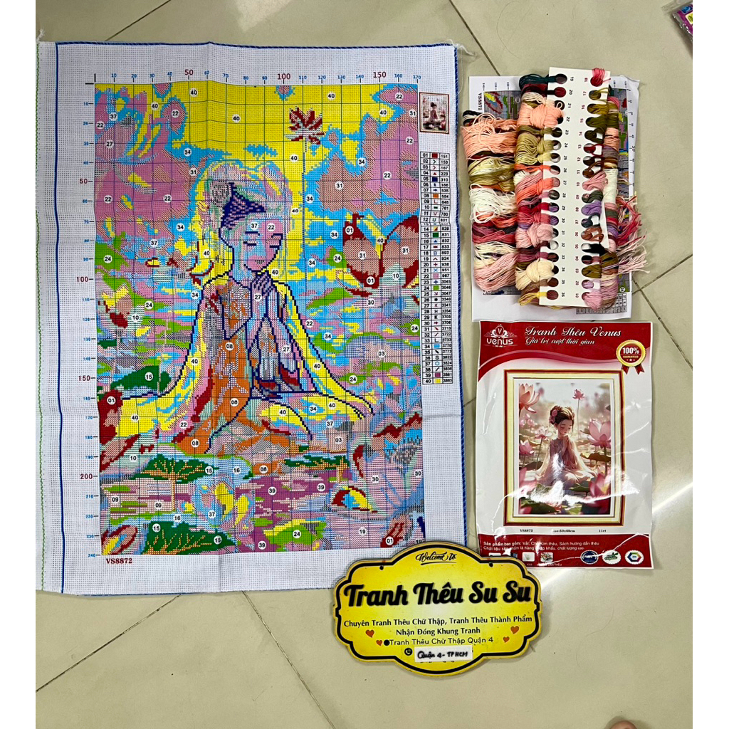 Tranh thêu kín chữ thập Cô gái nhỏ bên sen vs8872, kích thước 50 x 68 cm