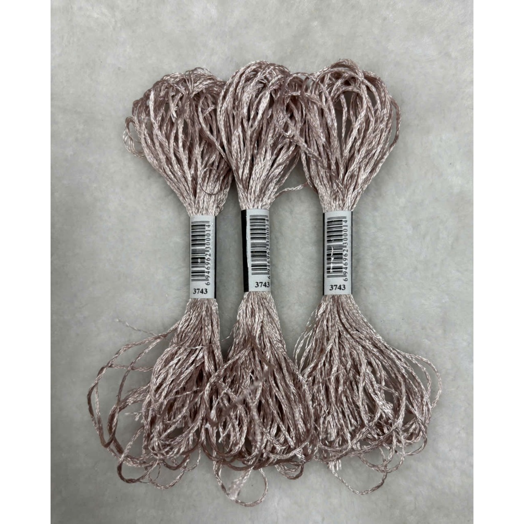 Chỉ lụa thêu tranh chữ thập, chỉ lẻ theo tép chọn màu theo hệ màu DMC (giá 1 tép)