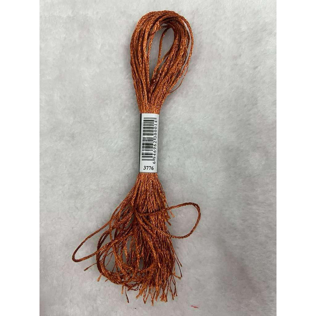 Chỉ lụa thêu tranh chữ thập, chỉ lẻ theo tép chọn màu theo hệ màu DMC (giá 1 tép)