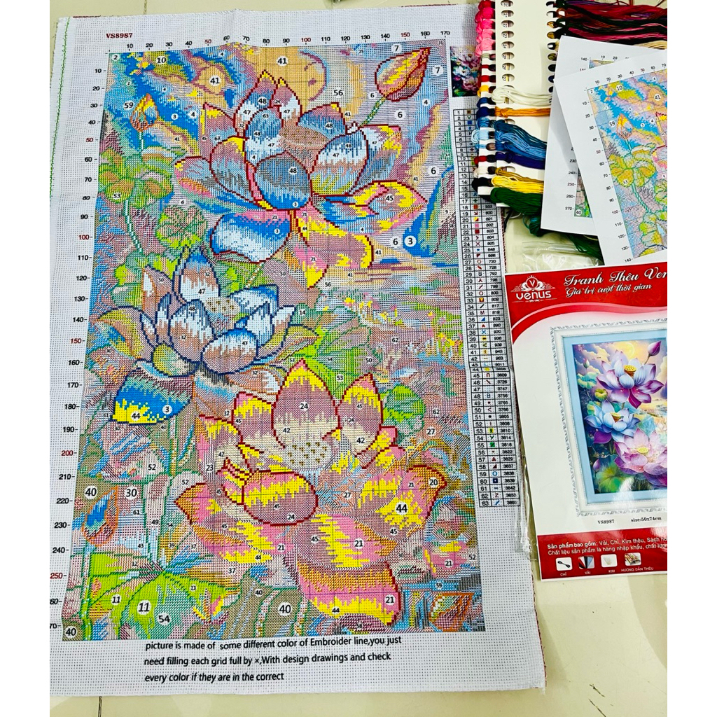 Tranh thêu kín Hoa sen tím VS8987, kích thước 50 x 74 cm