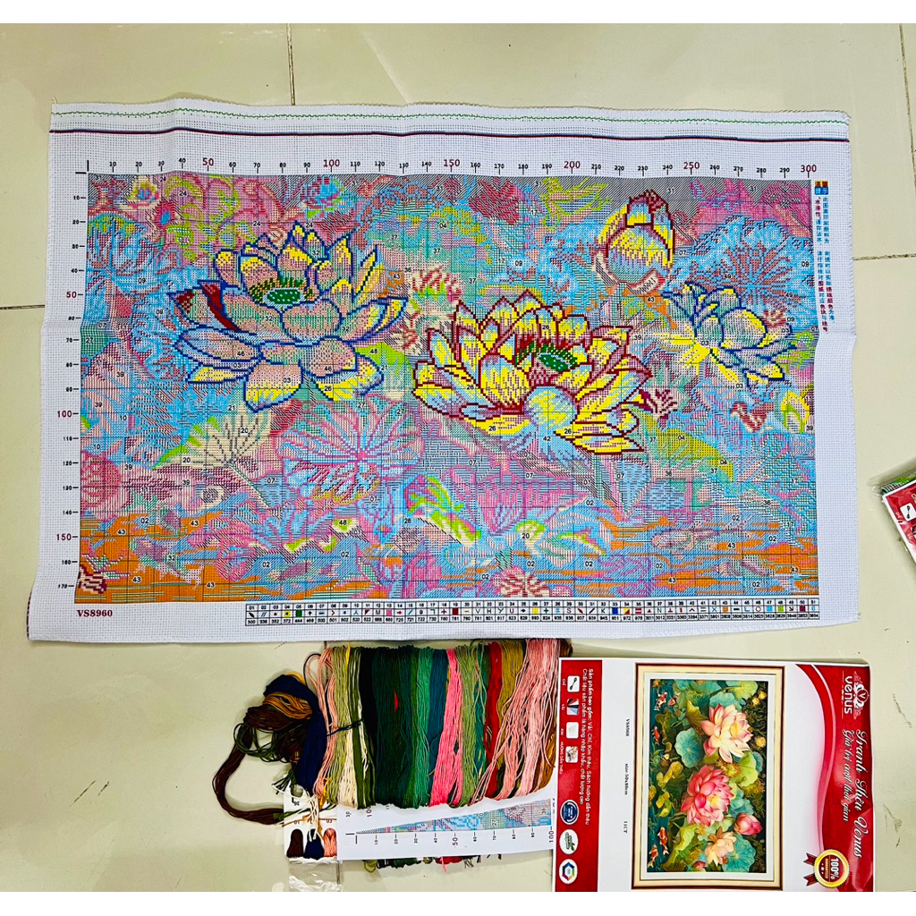 Tranh thêu kín Hoa sen tươi sắc VS8960, kích thước 50 x 80 cm