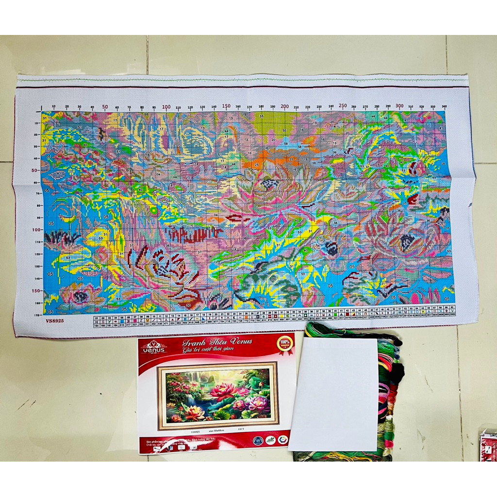 Tranh thêu kín Hoa sen VS8925, kích thước 50 x 89 cm