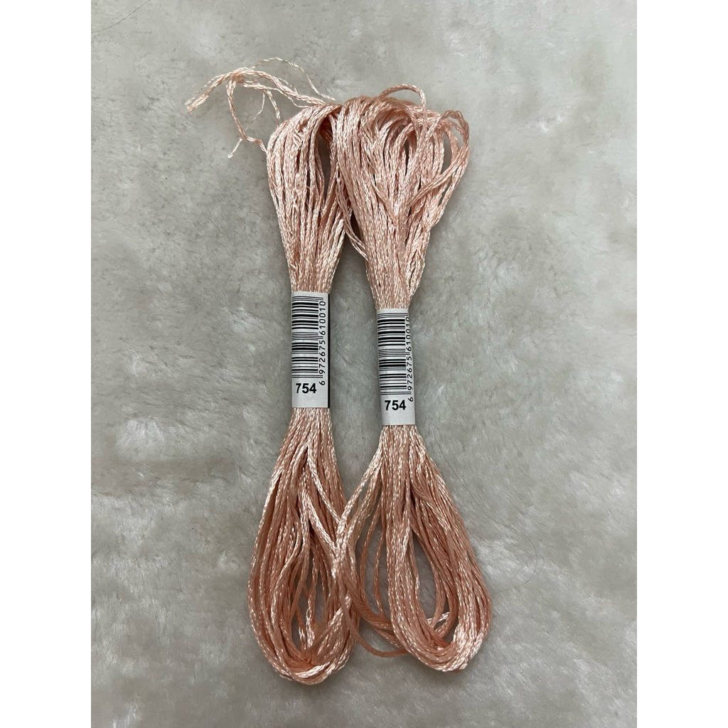 Chỉ lụa thêu tranh chữ thập, chỉ lẻ theo tép chọn màu theo hệ màu DMC (giá 1 tép)