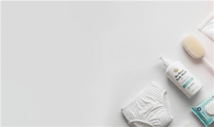 Các sản phẩm hỗ trợ chăm sóc vệ sinh người lớn tuổi gồm tã, sữa tắm khô và khăn ướt